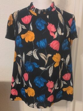 Ann Taylor Factory Lightweight Navy Blue Floral Short Sleeve Chic Top. Size PL